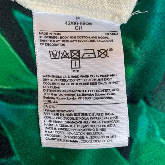 🚫SOLD! I•BANANA REPUBLIC•I Sleeveless Blouse - Picture 8 of 8